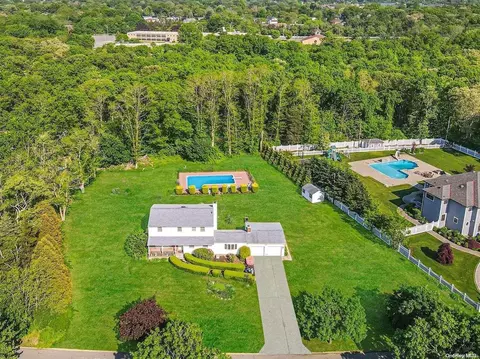 63 Ruth Blvd, Commack, NY 11725 photo 1