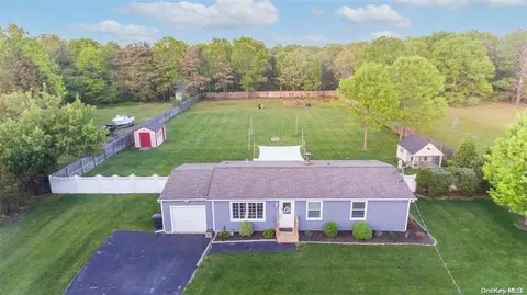 25 Westfield Rd, Coram, NY 11727 photo 1