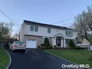 6 Hinton Ave, Babylon, NY 11702 photo 1