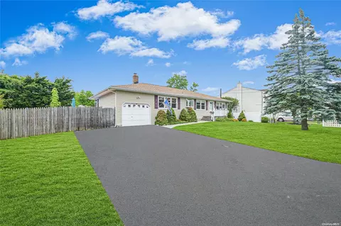 76 Smith Ave, Islip, NY 11751 photo 1