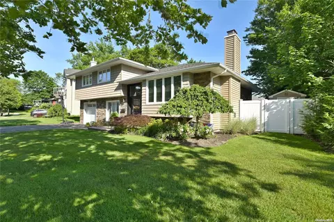 3 Devonshire Ct, Plainview, NY 11803 photo 1