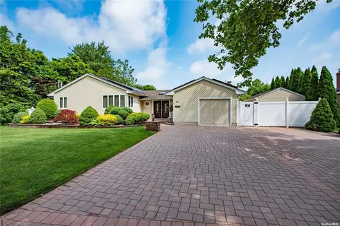 40 Wheatfield Ln, Commack, NY 11725 photo 1