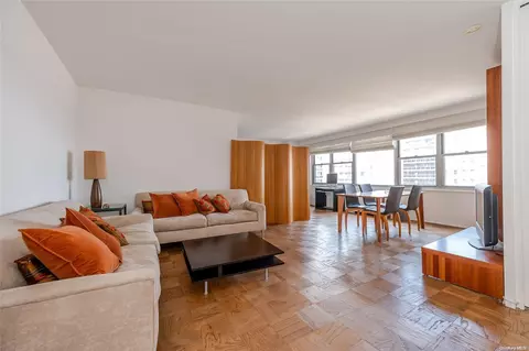 70-25 Yellowstone Blvd #15A, Queens, NY 11375