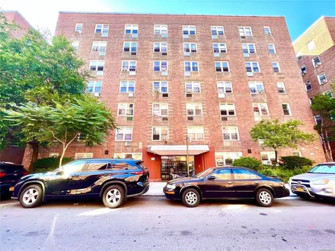 140-65 Beech Ave #4J, Flushing, NY 11355 photo 1