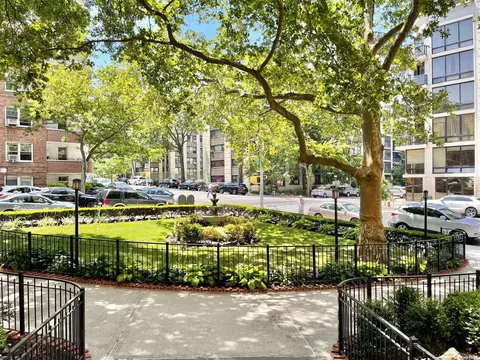 99-05 63 Dr #1H, Rego Park, NY 11374