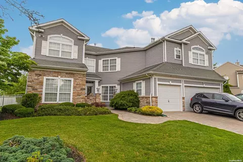 1 Hamlet Dr #1, Mount Sinai, NY 11766