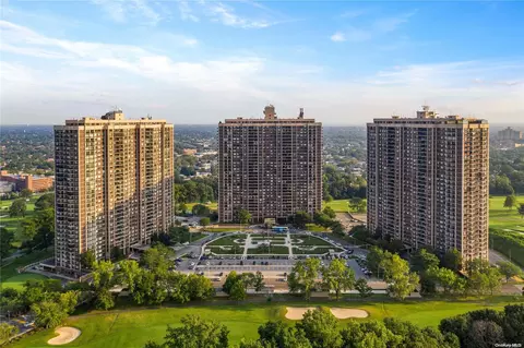 26910 Grand Central Pkwy #2V, New York, NY 11005