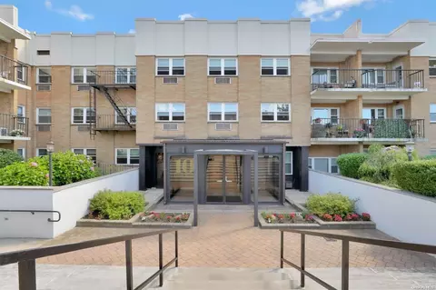 10 Lenox Rd #1L, Rockville Centre, NY 11570