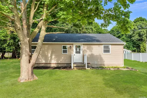 11 Harrison Ave, Patchogue, NY 11772 photo 1