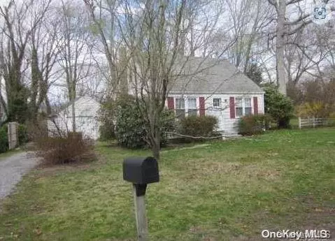 15 Oak Rd, Brookhaven, NY 11772 photo 1
