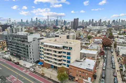 30-80 21st #4C, NY 11102