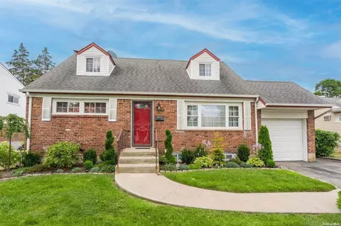 189 Floral Ave, Plainview, NY 11803 photo 1