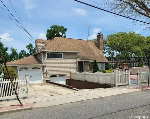 2 Everett St # A, Lynbrook, NY 11563 photo 1