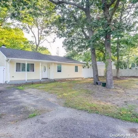 310 Wavecrest Dr, Mastic Beach, NY 11951 photo 1