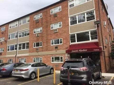 222 Smith St #4-H, Freeport, NY 11520