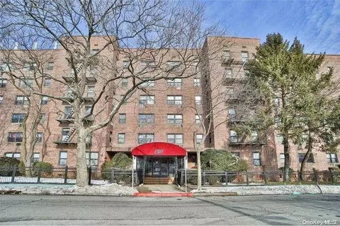 131-11 Kew Gdns #6A, NY 11418