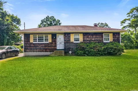 430 Taylor Ave, Brookhaven, NY 11772 photo 1