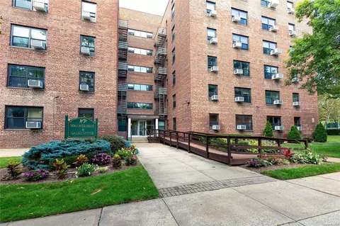 213-05 75th Ave #3N, NY 11364