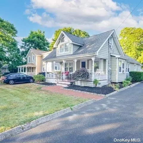 185 Orchard Rd, Brookhaven, NY 11772 photo 1