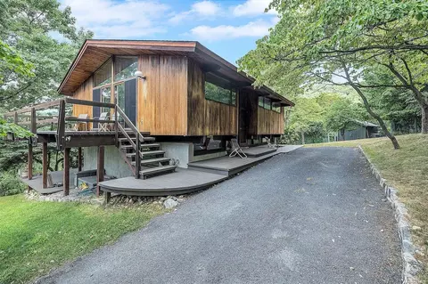 12 Hillside Dr, Stony Point, NY 10980