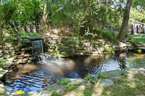 365 Rachels Rd, Mattituck, NY 11952
