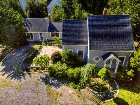 19 Mitchell Rd, Westhampton Beach, NY 11978 photo 1