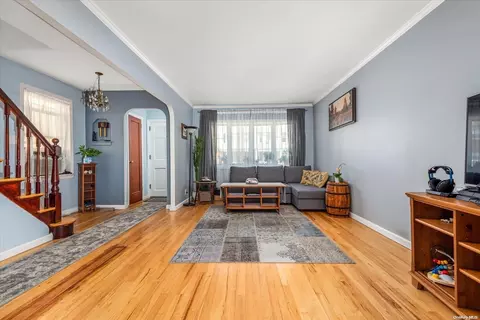 71-06 73rd St, NY 11385