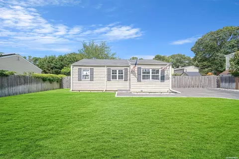 123 Engelke Street, Patchogue, NY 11772 photo 1