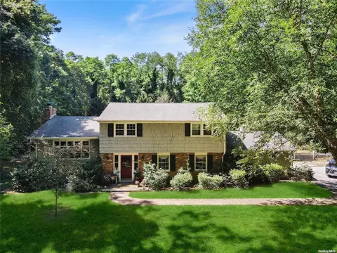 6 Marseille Dr, Locust Valley, NY 11560