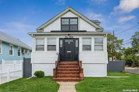530 Lincoln St, Cedarhurst, NY 11516