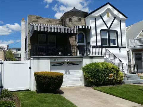 427 E Market St, Hempstead, NY 11561