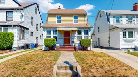 89-75 216th St, NY 11427