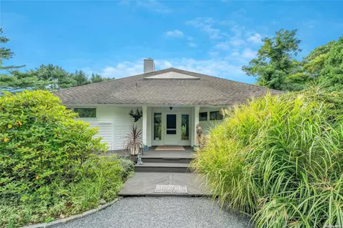 19 Laila Ln, Southampton, NY 11960