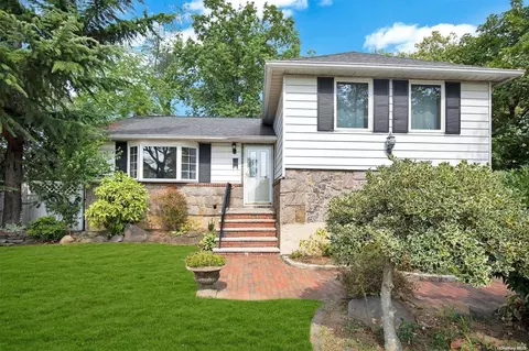 1070 Milburn Rd, Valley Stream, NY 11580