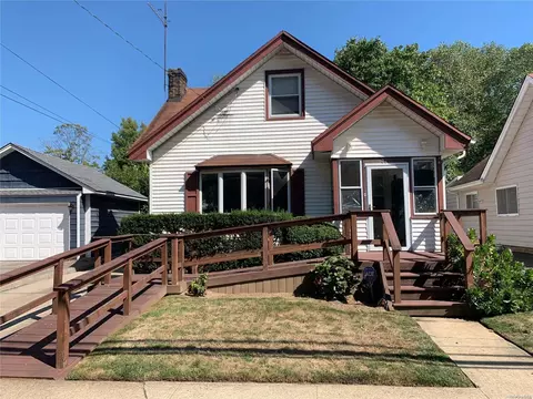 224 Rolling St, Malverne, NY 11565