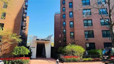 139-15 83 Ave #423, New York, NY 11435