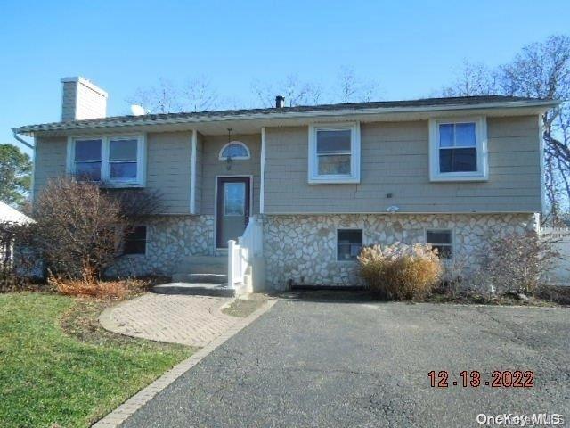 345 Randall Rd, Ridge, NY 11961 | 17 Photos - Movoto