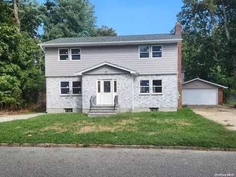 41 S 24th St, Wyandanch, NY 11798