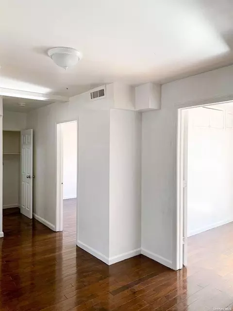 132-50 Maple Ave #B4R, Flushing, NY 11355
