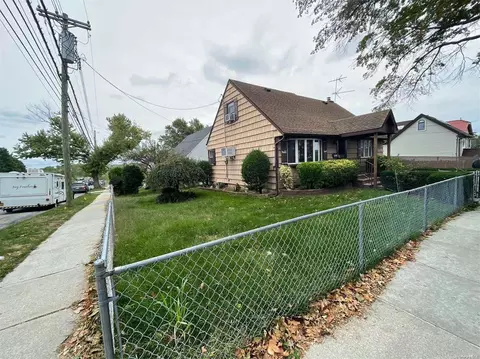 25-05 127th St, Flushing, NY 11354