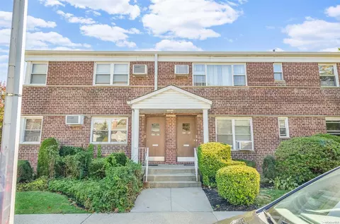 196-34 Pompeii Ave #2A, Hollis, NY 11423