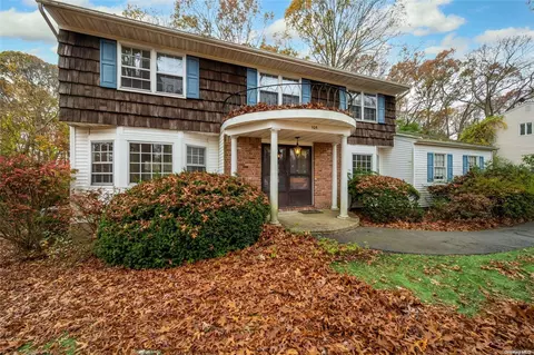 105 Village Hill Dr, Dix Hills, NY 11746