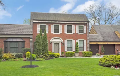 122 Admirals Dr #122, Bay Shore, NY 11706