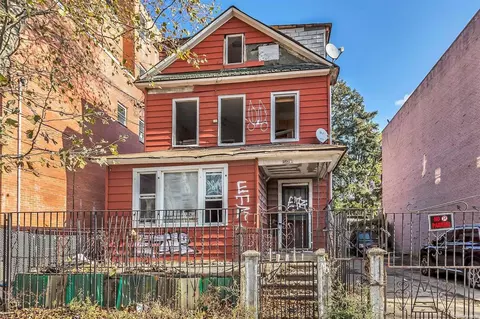 34-25 109th St, New York, NY 11368