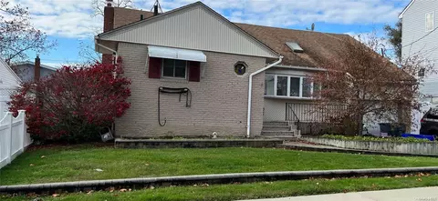 408 Nassau Ave, Freeport, NY 11520