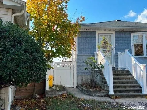 2386 Beverly Rd, Wantagh, NY 11793