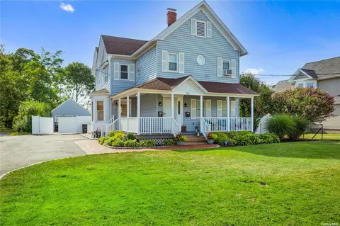 22 Jennings Ave, Patchogue, NY 11772 photo 1
