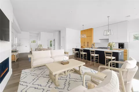 68 Foster Ave #2, Hampton Bays, NY 11946