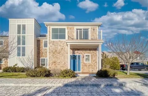 68 Foster Ave #12, Hampton Bays, NY 11946