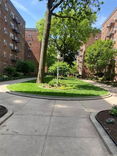 44-59 Kissena Blvd #5K, Flushing, NY 11355